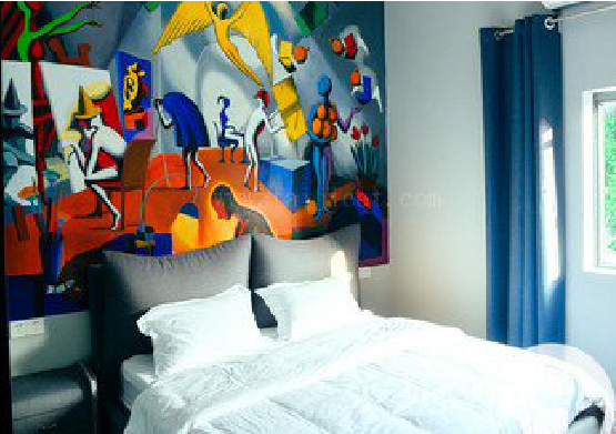 威远对于酒店的墙体彩绘而言更注重哪些方面？